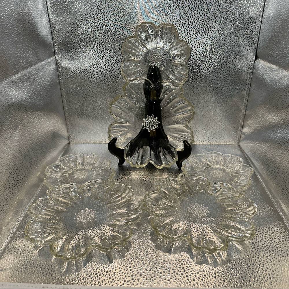 Hazel Atlas Capri Double Daisy 10” Elegant Clear Glass Flower Plates Set 3